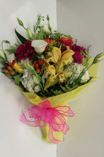 Load image into Gallery viewer, Norma's Smile and Shine Bouquet