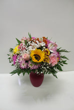 Load image into Gallery viewer, Seasonal Mix Arrangement