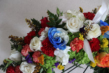 Load image into Gallery viewer, Mixed Wreath Standing Arrangement