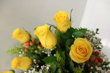 Load image into Gallery viewer, Yellow Rose Vase Arrangement