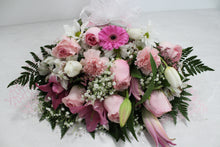 Load image into Gallery viewer, Pretty in Pink Bouquet