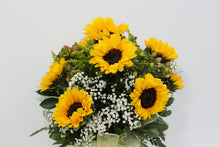Cargar imagen en el visor de la galería, Sunflower Vase Arrangement