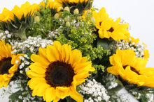Cargar imagen en el visor de la galería, Sunflower Vase Arrangement