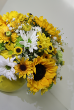 Load image into Gallery viewer, Norma's Happy Smiles Arrangement