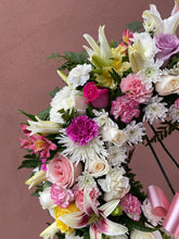 Load image into Gallery viewer, Pastel Wreath Standing Arrangement