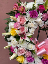 Load image into Gallery viewer, Pastel Wreath Standing Arrangement