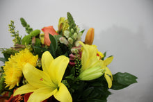 Cargar imagen en el visor de la galería, Autumn Seasonal Arrangement
