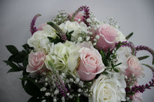 Cargar imagen en el visor de la galería, Elegant Blush Arrangement
