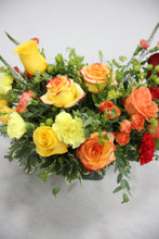 Cargar imagen en el visor de la galería, Peach Bellini Arrangement
