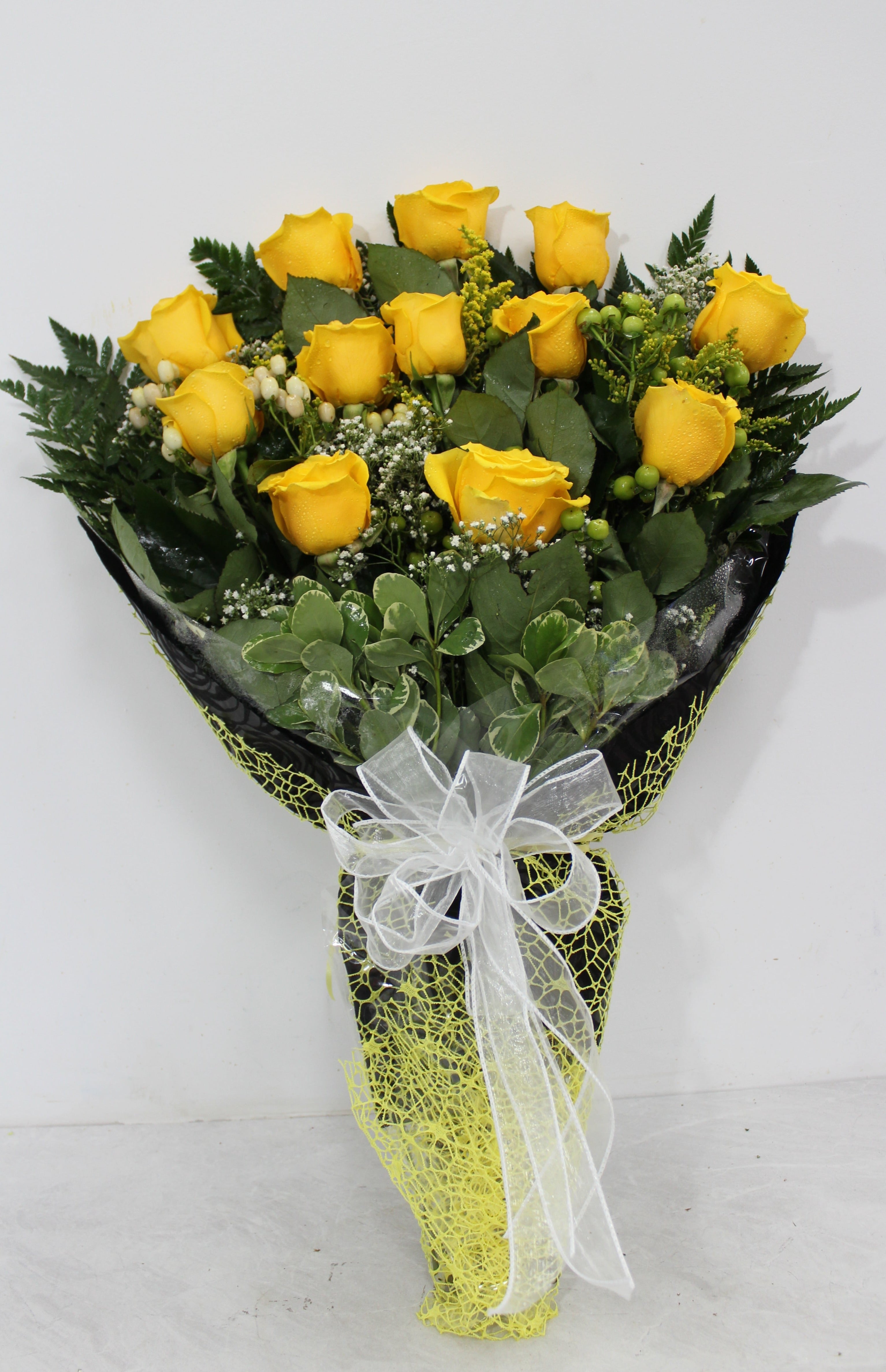 Yellow Rose Bouquet – Norma's Flowers NJ, image size:3068x4751