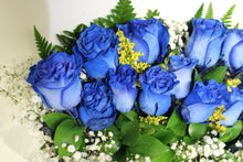 Cargar imagen en el visor de la galería, Norma&#39;s Blue Rose Bouquet
