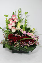 Cargar imagen en el visor de la galería, Enamorame Arrangement
