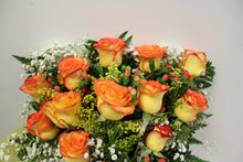 Cargar imagen en el visor de la galería, Norma&#39;s High Magic Rose Bouquet
