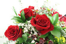 Cargar imagen en el visor de la galería, Norma&#39;s Red Rose Vase Arrangment
