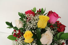 Cargar imagen en el visor de la galería, Norma&#39;s Mixed Rose Vase Arrangement
